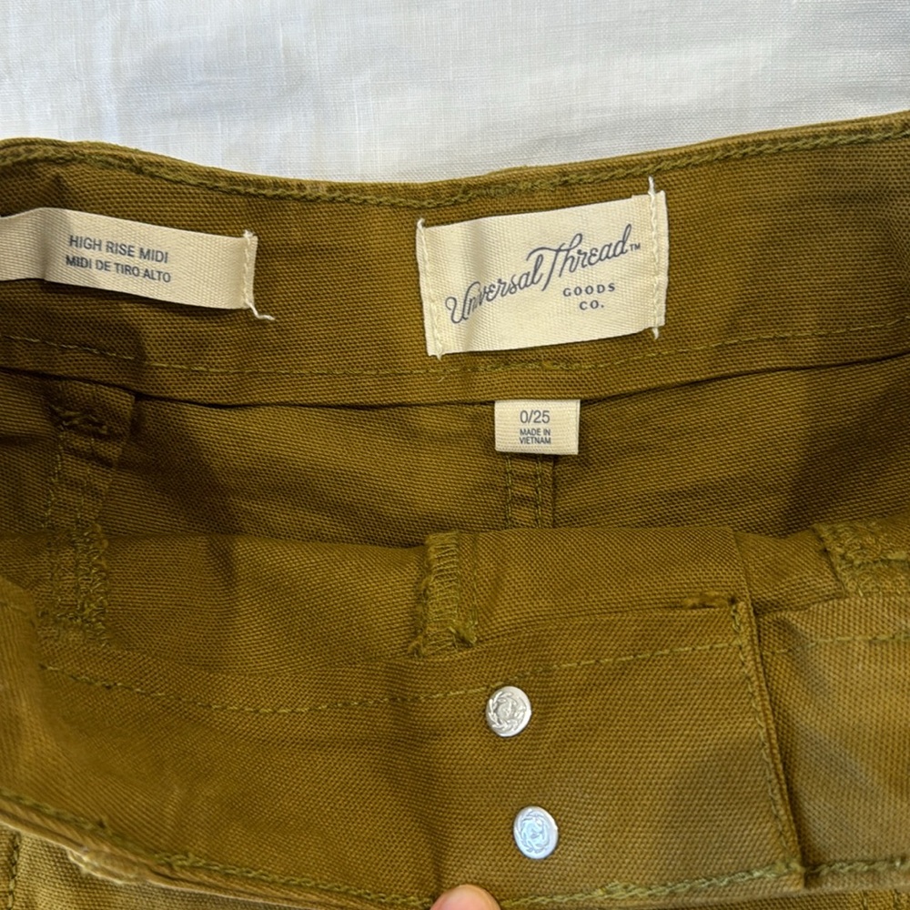 Universal Thread High Rise Shorts - Picture 3 of 3